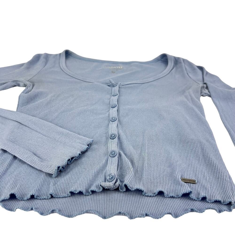 Hollister XS Y2K Periwinkle Baby Tee Cropped Long Sleeve Buttons Up Ribbed Top